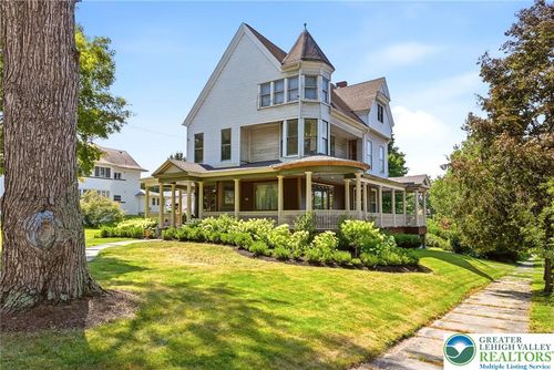 1541 Adams Ave, Scranton, PA, 18509-2437 | Card Image