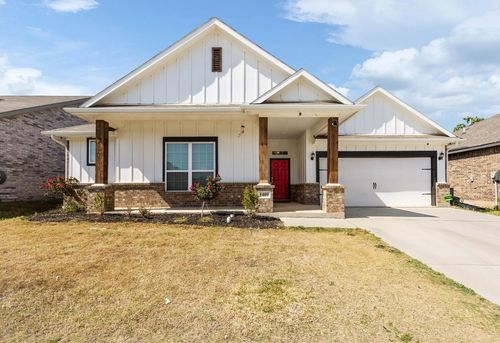 1409 Eagle Nest Dr, Azle, TX, 76020-5160 | Card Image