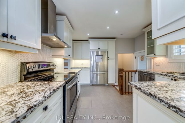 1266 Lambeth Rd, House other with 4 bedrooms, 3 bathrooms and 3 parking in Oakville ON | Image 12