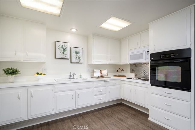 8K - 13470 St. Andrews Drive, Home with 2 bedrooms, 1 bathrooms and 2 parking in Seal Beach CA | Image 5