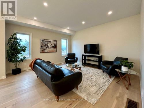 6 Peace River Street, Belleville (Thurlow Ward), ON, K8N0V4 | Card Image