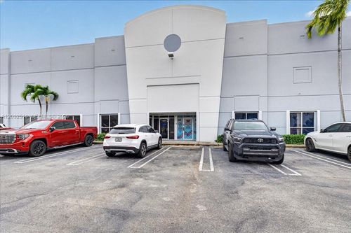 11-11077 Nw 122nd St, Medley, FL, 33178-3170 | Card Image