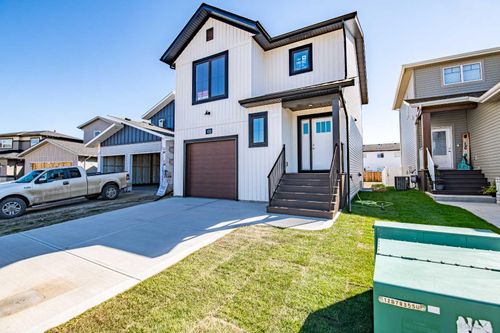 130 Norseman Close, Red Deer County, AB, T4E | Card Image