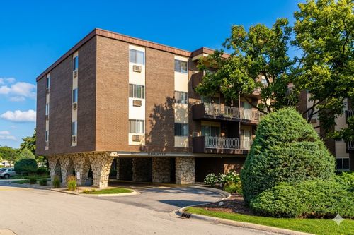 222-1301 S Finley Rd, Lombard, IL, 60148-4373 | Card Image