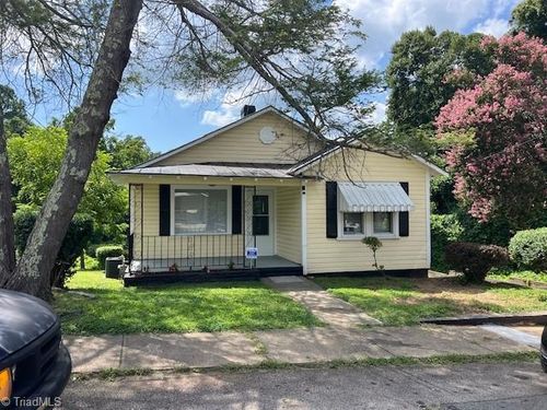 112 N Branch St, Reidsville, NC, 27320-3910 | Card Image