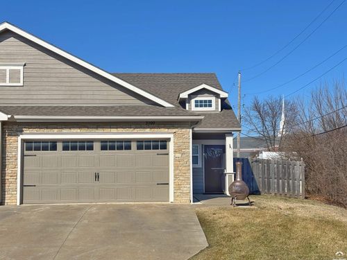 3100 W 31st Ter, Lawrence, KS, 66047-3913 | Card Image