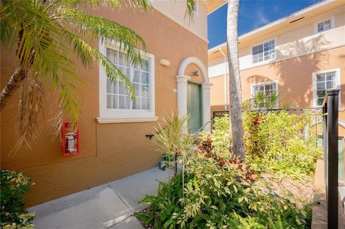 514-2841 Ne 185th St, Miami, FL, 33180-2968 | Card Image