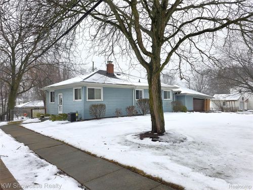 1022 Canal St, Milford, MI, 48381-2033 | Card Image