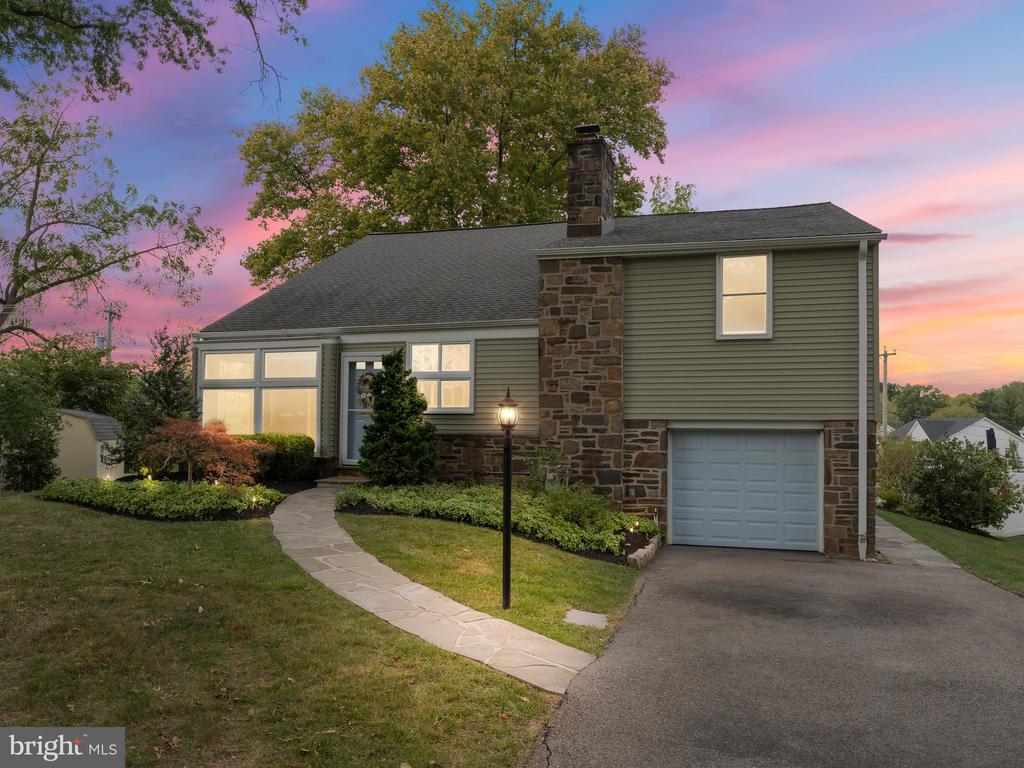 Kottler Dr, Lafayette Hill, PA 19444