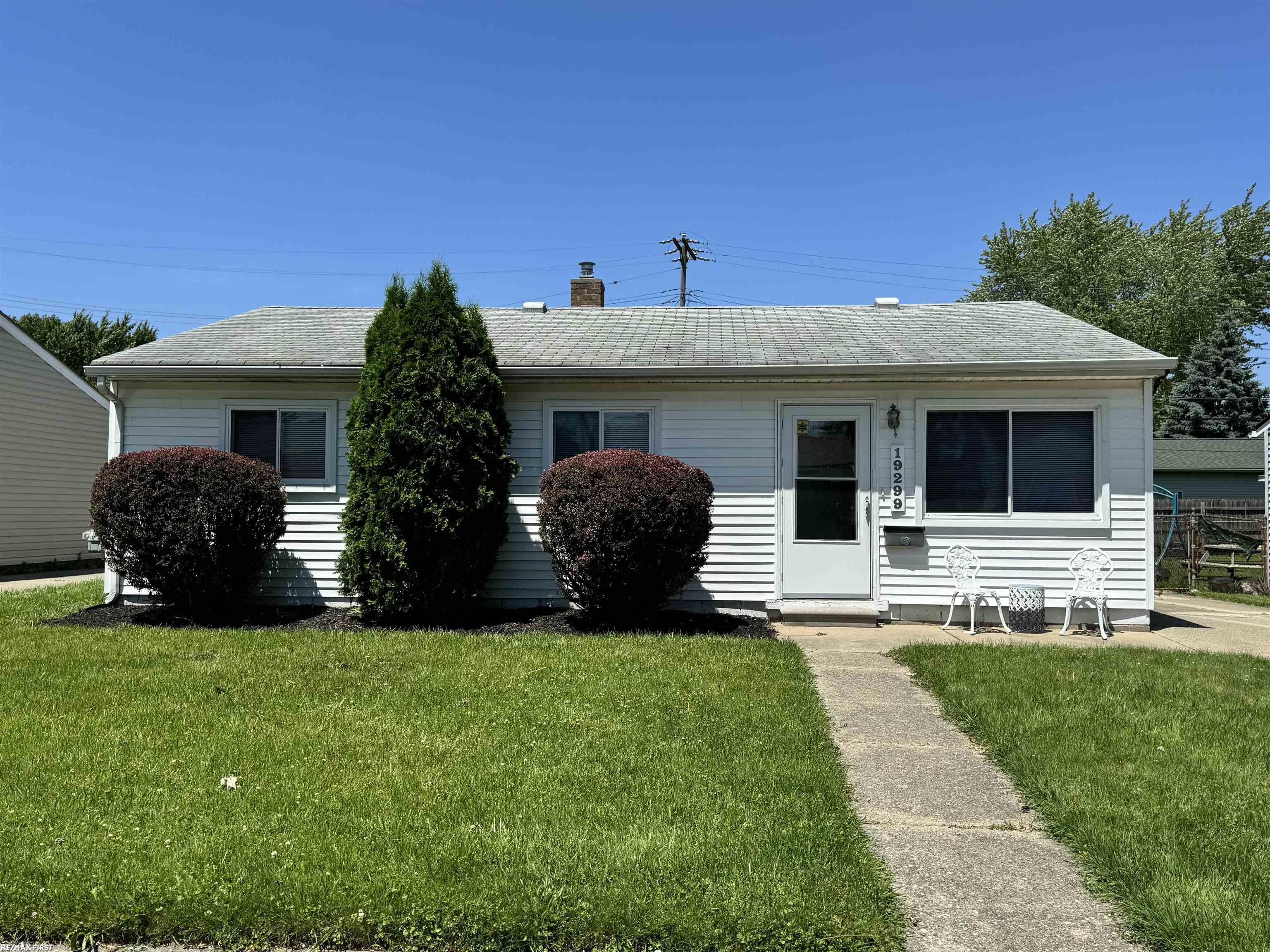 Georgia St, Roseville, MI 48066