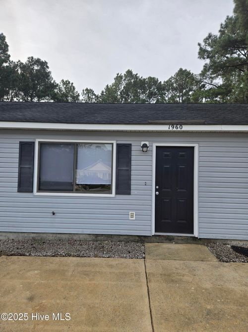 1960 Countrywood Blvd, Jacksonville, NC, 28540-3211 | Card Image