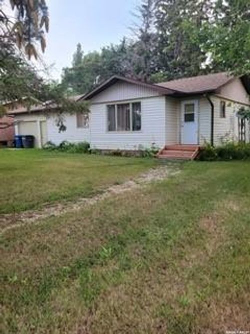 404 2 Ave, Spy Hill, SK, S0A2A0 | Card Image