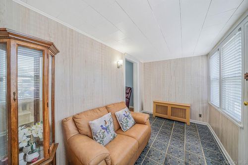 256 87th Rd, Floral Park, NY, 11001-1453 | Card Image