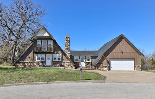 301 S Idlewood Way, Bolivar, MO, 65613-6022 | Card Image