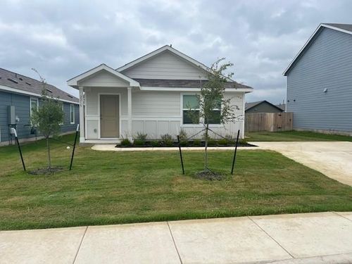 2215 Cyclone Dr, Lockhart, TX, 78644-4975 | Card Image