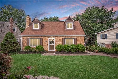 1002 Glencoe Ave, Green Tree, PA, 15220 | Card Image