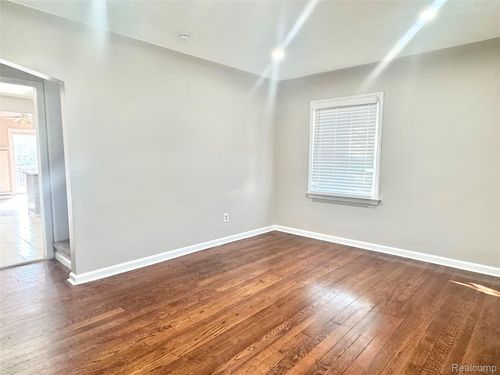 24919 Calvin St, Dearborn, MI, 48124-4419 | Card Image