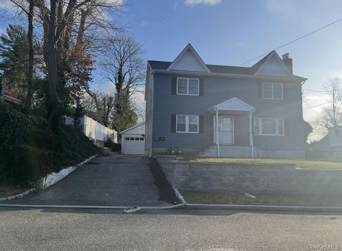 2-97 Coles St, Glen Cove, NY, 11542-2323 | Card Image