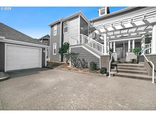 5852 Sw Cupola Dr, Condo with 2 bedrooms, 2 bathrooms and 1 parking in South Beach OR | Image 12