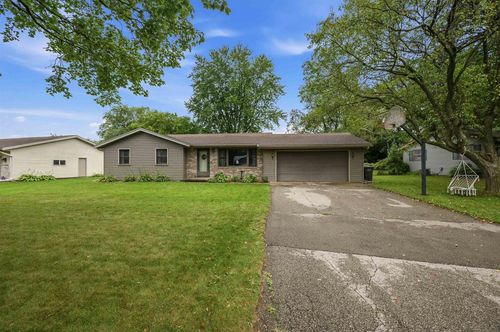 409 Hyland Dr, Stoughton, WI, 53589-1136 | Card Image
