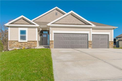 12435 Appaloosa St, Platte City, MO, 64079-7354 | Card Image