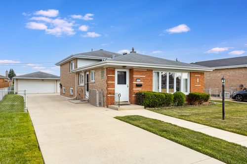 6117 W 80th St, Burbank, IL, 60459-1817 | Card Image