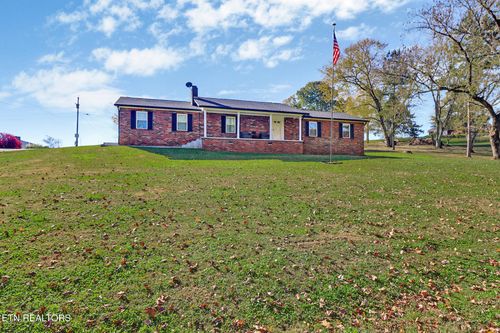 106 Lucky Ln, Harriman, TN, 37748-5428 | Card Image