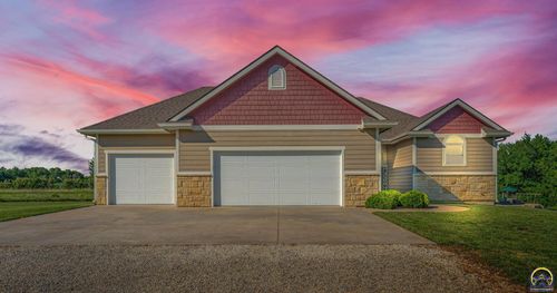 10412 Saddle Creek Dr, Harveyville, KS, 66431-9361 | Card Image