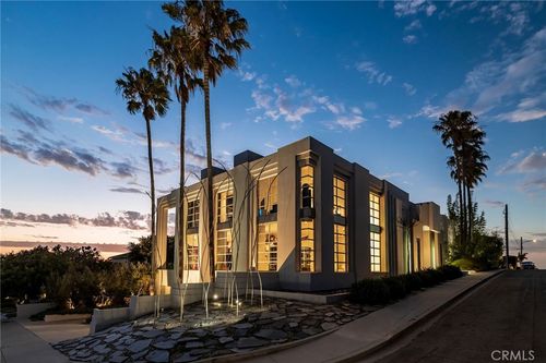 811 John, Manhattan Beach, CA, 90266 | Card Image