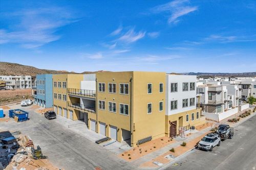 302-747 W Periwinkle Ln, St George, UT, 84790-2197 | Card Image