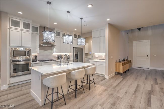 8984 Rolling Pietra St, House other with 5 bedrooms, 5 bathrooms and null parking in Las Vegas NV | Image 8