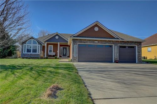 4612 Sw Gull Point Dr, Lee's Summit, MO, 64082-2413 | Card Image