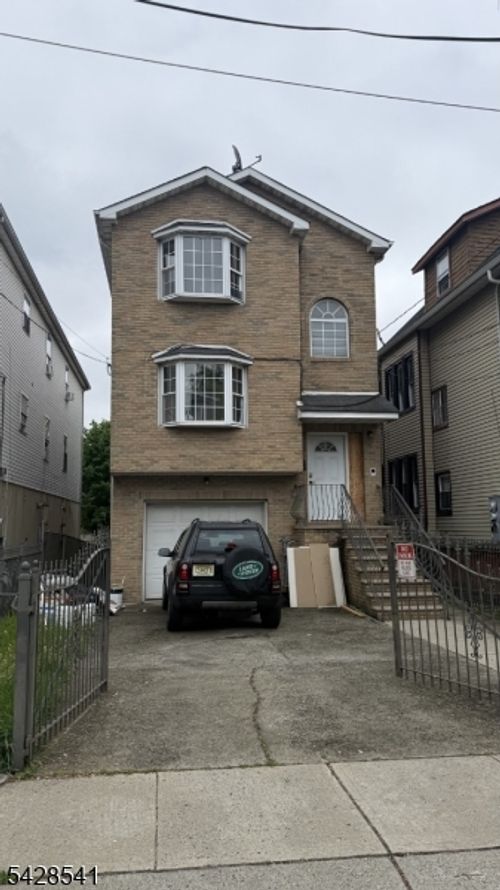 94 Osborne Ter, Newark, NJ, 07108-1710 | Card Image