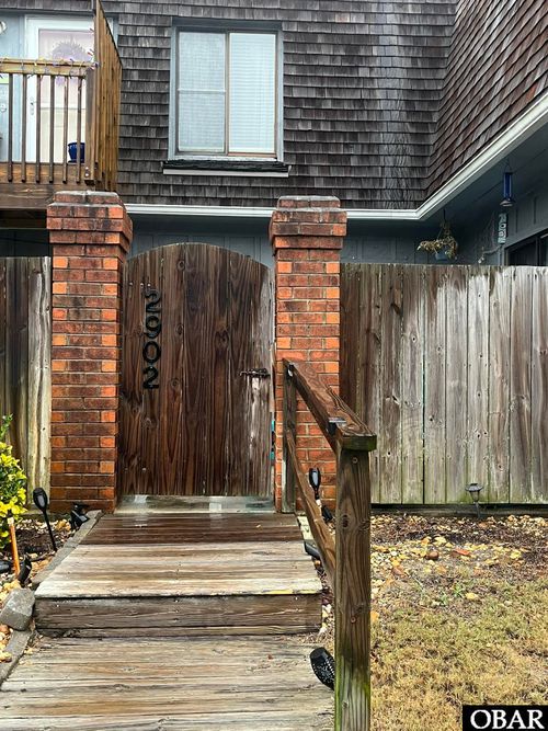2902 Seahorse Ct, Kitty Hawk, NC, 27949-6027 | Card Image