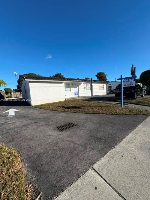 3221 Sw 107th Ave, MIAMI, FL, 33165-3605 | Card Image