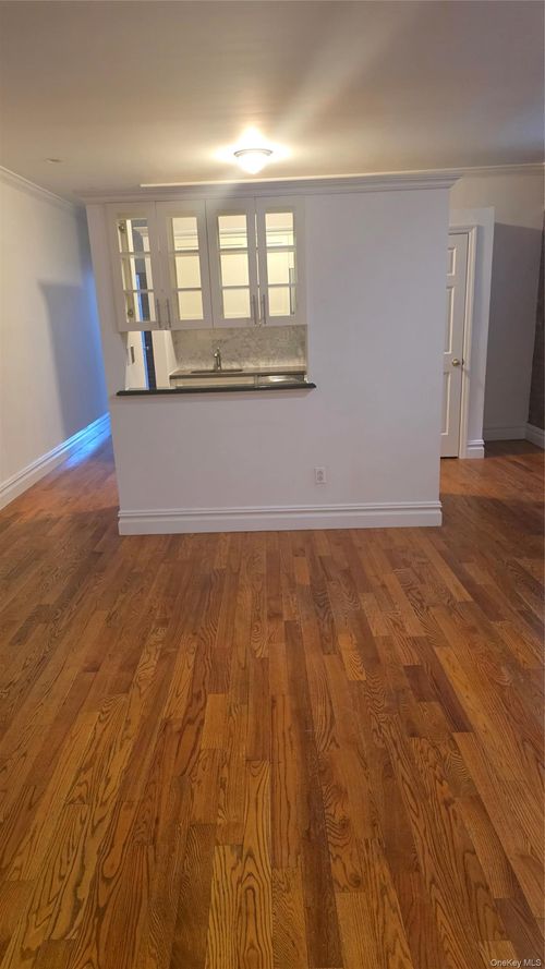 322-3 Main St, Tarrytown, NY, 10591-3663 | Card Image