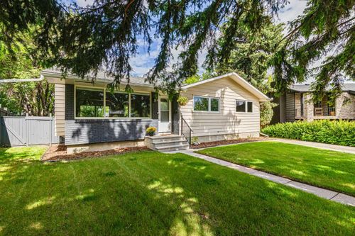 116 Gloucester Crescent Sw, Calgary, AB, T3E4V2 | Card Image
