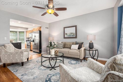45209 Greenbriar Dr, Van Buren Twp, MI, 48111-5135 | Card Image