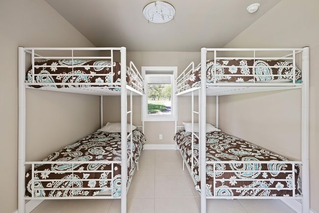 2401 Manana St, House other with 4 bedrooms, 4 bathrooms and 2 parking in Austin TX | Image 38