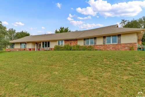 1058 932nd Rd, Lawrence, KS, 66047-9403 | Card Image