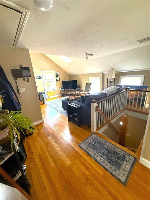 2-6 Skillings Rd, Winchester, MA, 01890-2812 | Card Image