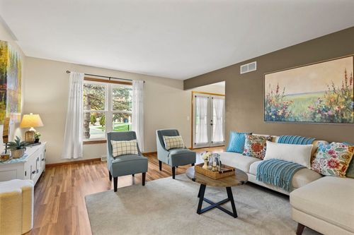 833 Hemlock Dr, Verona, WI, 53593-1614 | Card Image