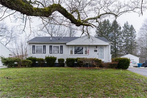 1145 Doris Dr, Hubbard, OH, 44425-1215 | Card Image