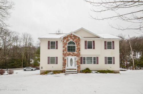 6106 Lakeview Ln, Swiftwater, PA, 18370-7714 | Card Image