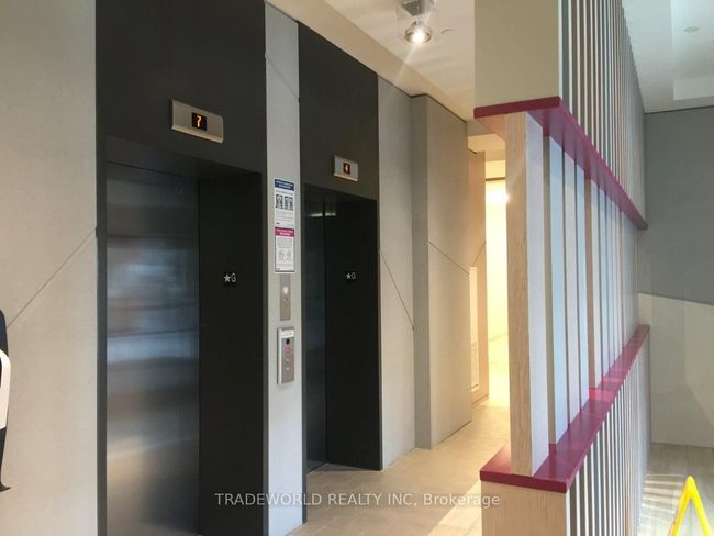 326 - 2301 Danforth Ave, Condo with 2 bedrooms, 1 bathrooms and 1 parking in Toronto ON | Image 5