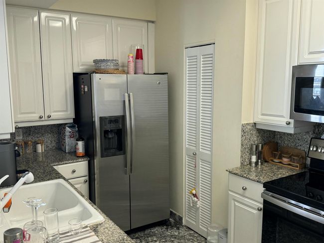 APT-1912 - 888 Brickell Key Dr, Condo with 2 bedrooms, 3 bathrooms and null parking in Miami FL | Image 31