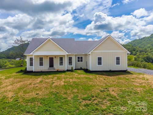 70 Knox Best Street, Clyde, NC, 28721 | Card Image