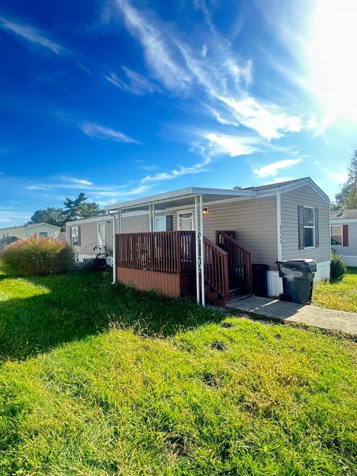 8668 Kanawha Dr, Orient, OH, 43146-9018 | Card Image