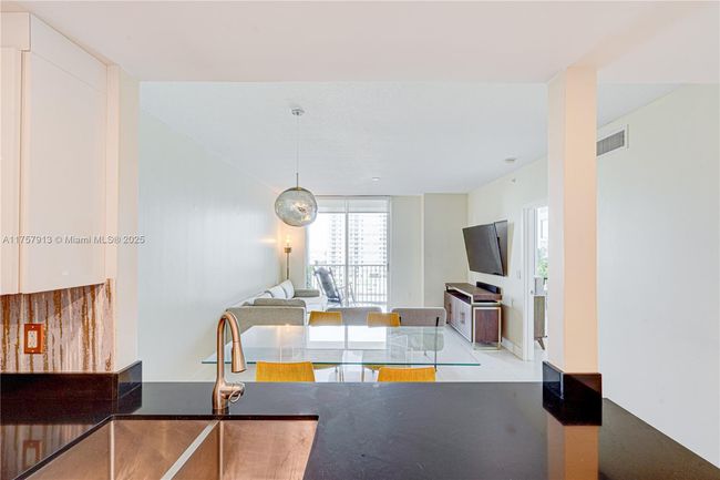 APT-1109 - 1250 S Miami Ave, Condo with 1 bedrooms, 2 bathrooms and null parking in Miami FL | Image 5