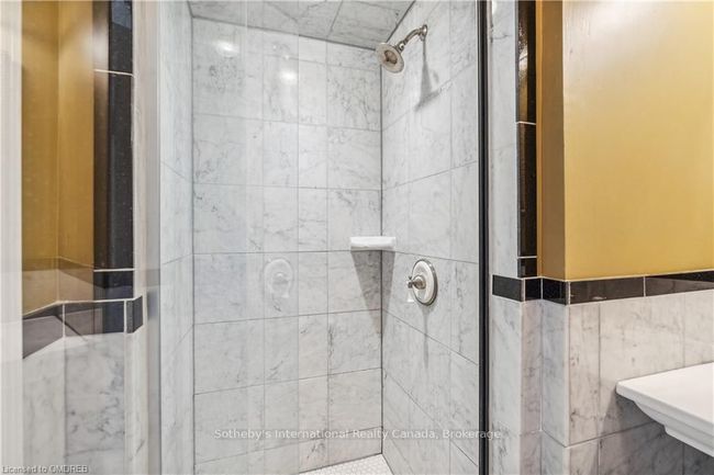 30 South St W, House other with 6 bedrooms, 4 bathrooms and 7 parking in Dundas ON | Image 33